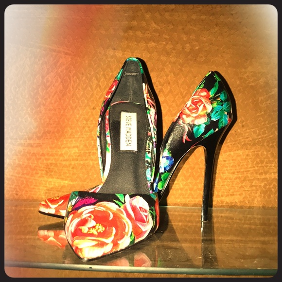 Steve Madden Shoes - Black floral Heels Steve Madden Shoes - Black floral Heels